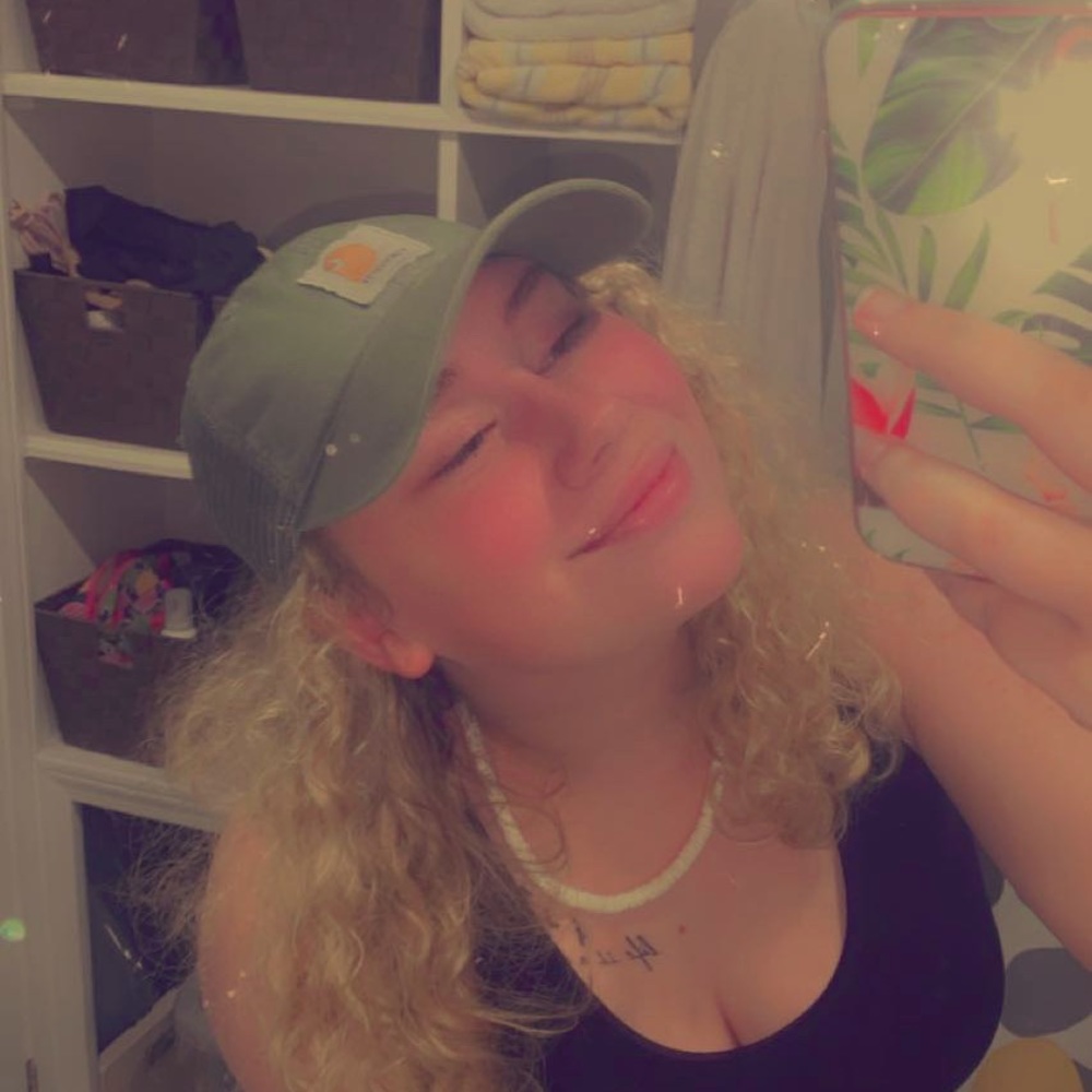 Meet your Posher, Kelsie